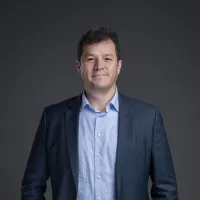 Headshot ofVictor Muñoz