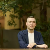 Headshot ofYoel Roth