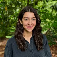 Headshot ofZoe Robert
